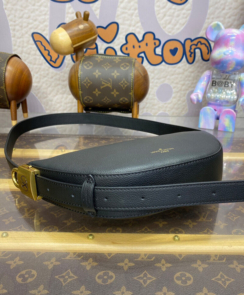 Louis Vuitton Low Key Bumbag M11429 Black